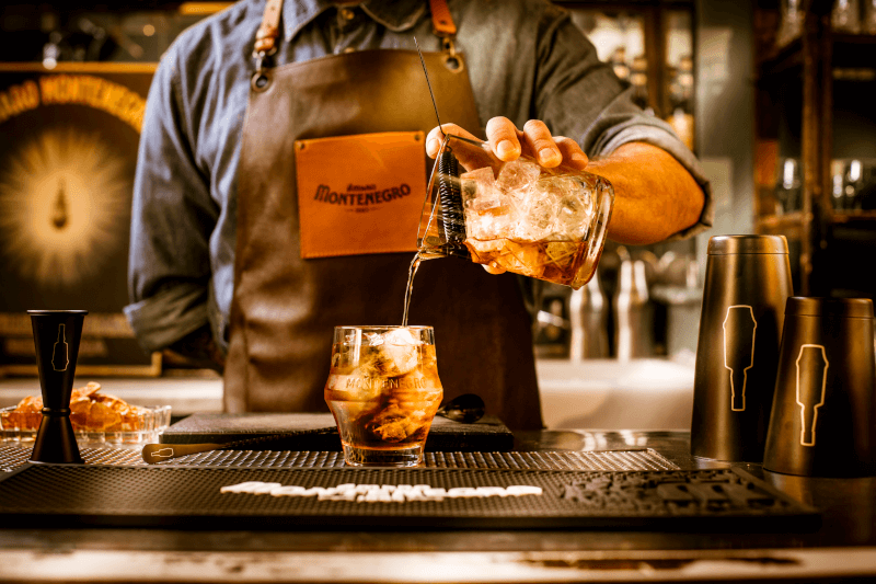 Bouteilles d’huile d’olive italienne extra vierge et vinaigre balsamique de Modène